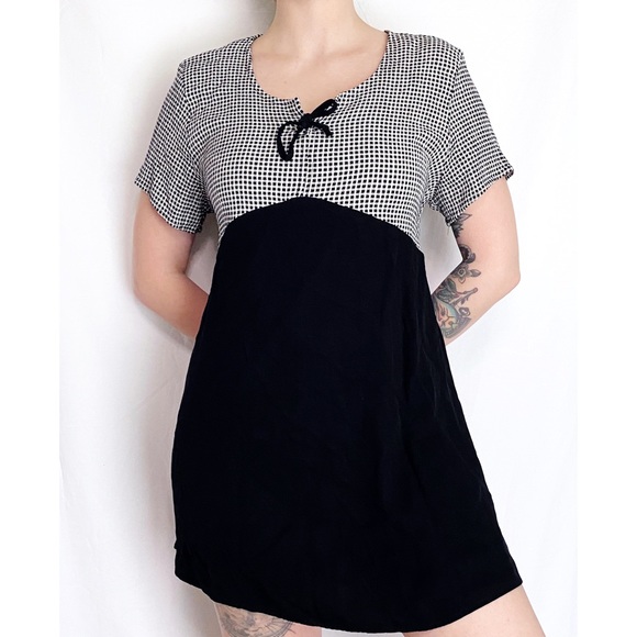SOLD • Vintage Gingham Black + White Checkered Tunic Mini Babydoll Dress - Picture 4 of 9